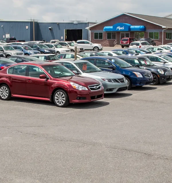 are car lots open on sunday