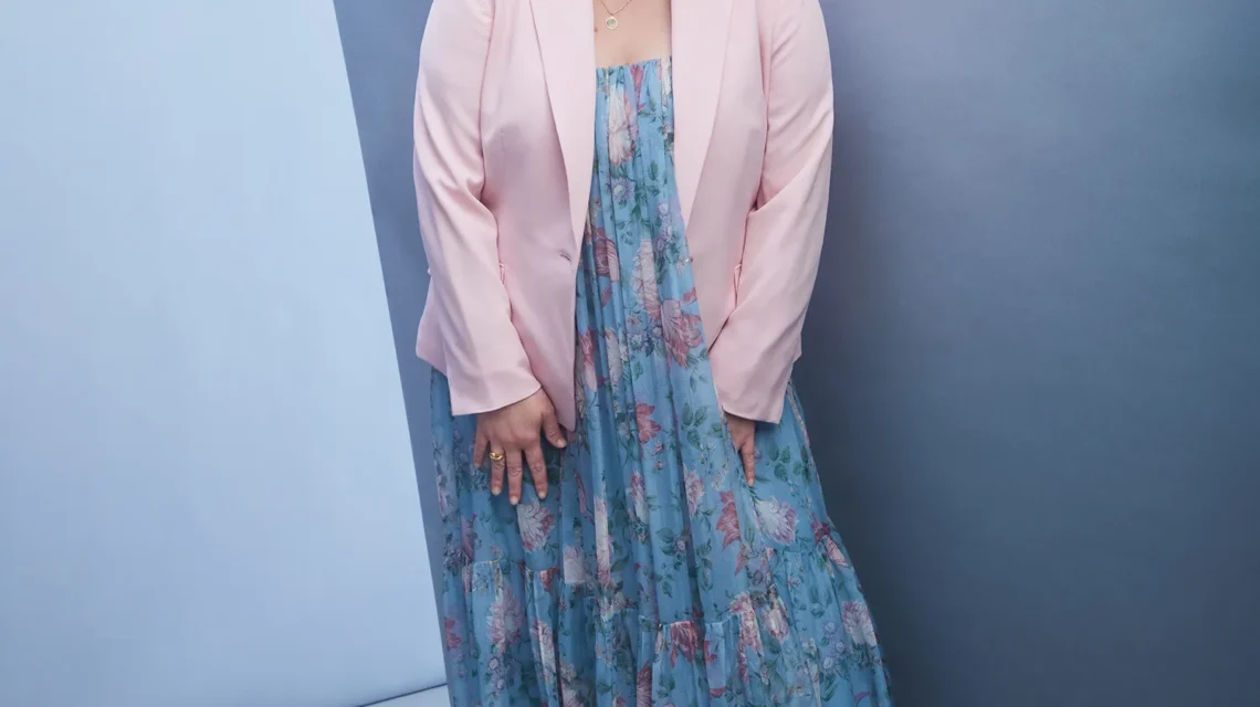 elisabeth moss weight gain 2025